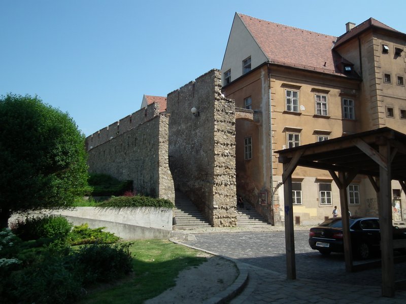 Фрагмент крепостной стены