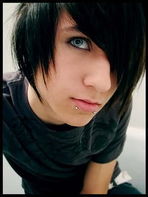 Emo-Hairstyles-Tips-For-Men-2.jp