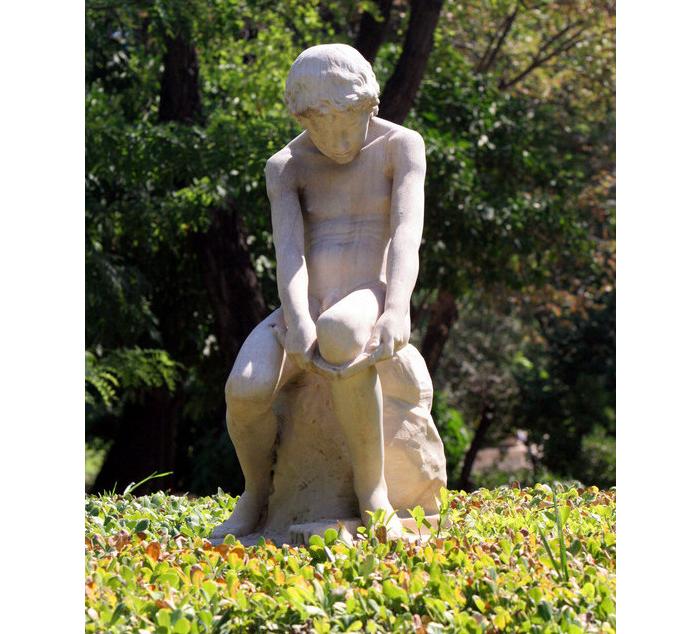national-gardens-boy-statue 2.JP