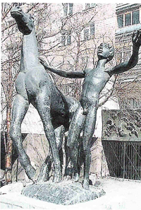 Скульптура Мальчик с лошадью Ека