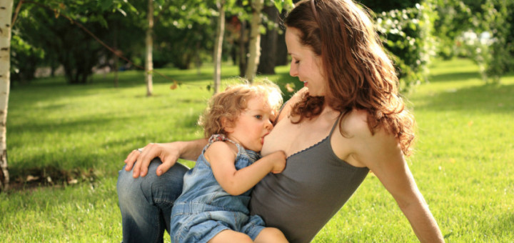 breastfeeding-in-public-places-7