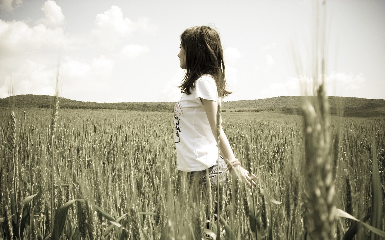 a-sweet-girl-in-wheat-field.jpg