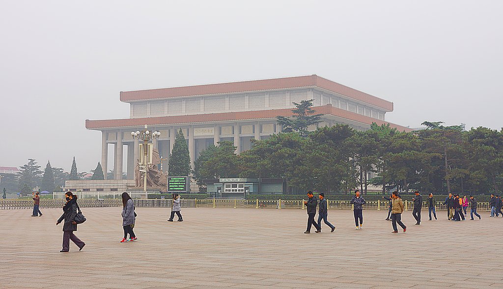 Площадь Тяньаньмэнь, мавзолей