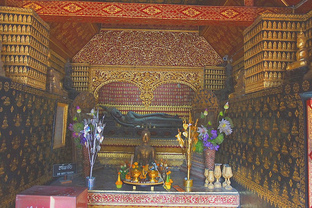 Интерьер храма Ват Сиентон