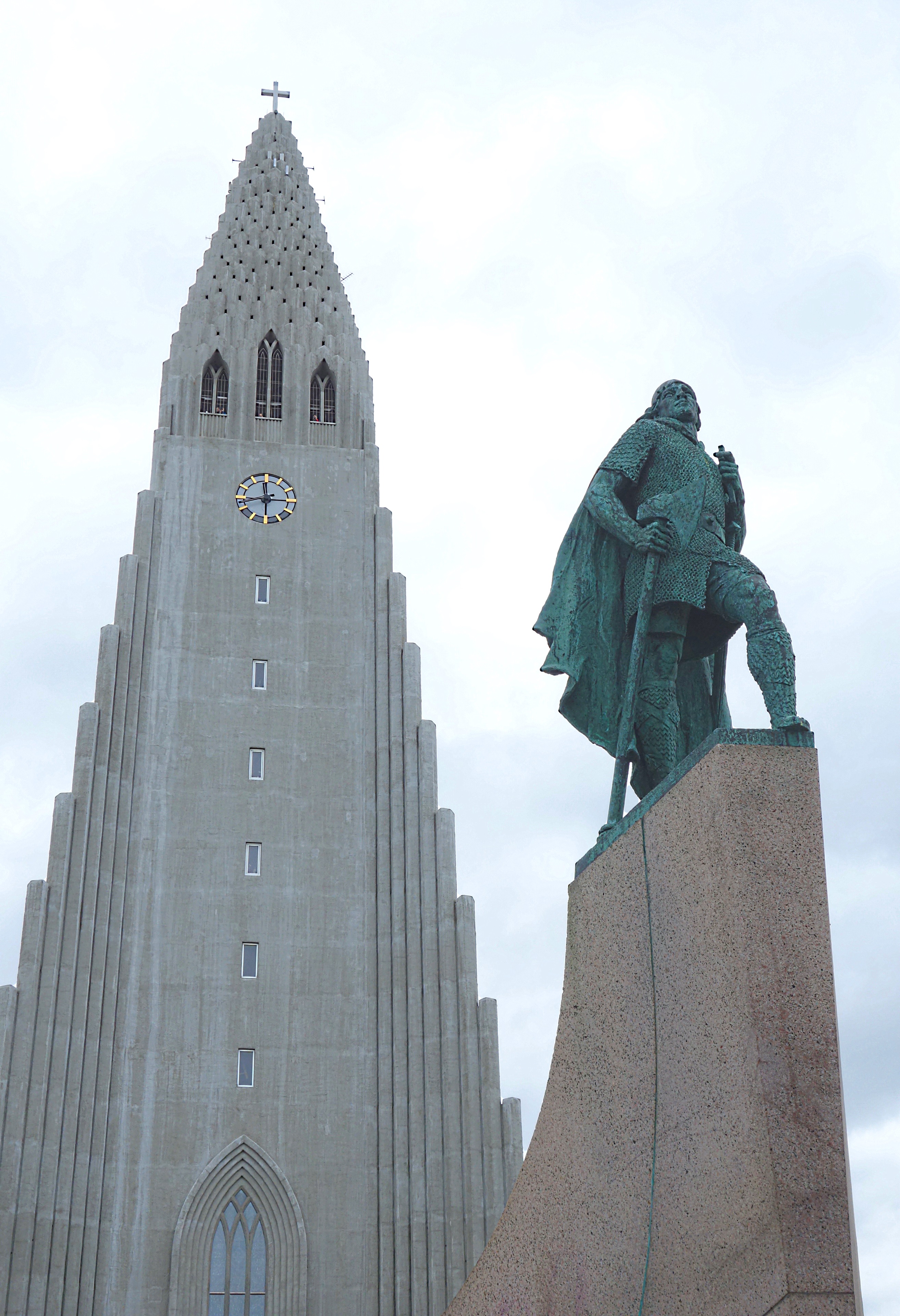 Собор и памятник Эрикссону