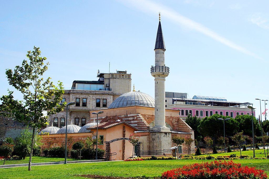 Мечеть на набережной Босфора