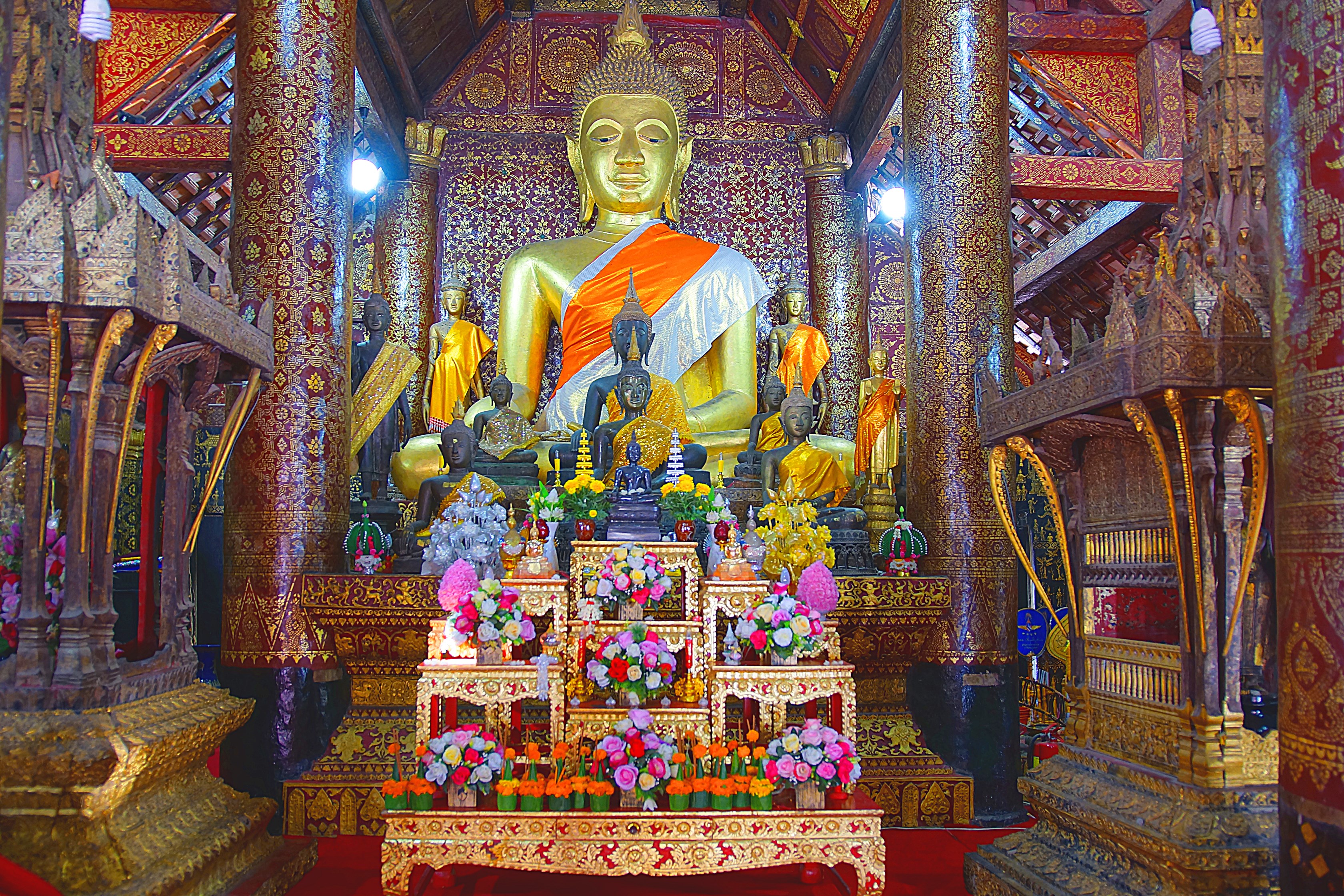 Сидящий Будда в Главногм храме