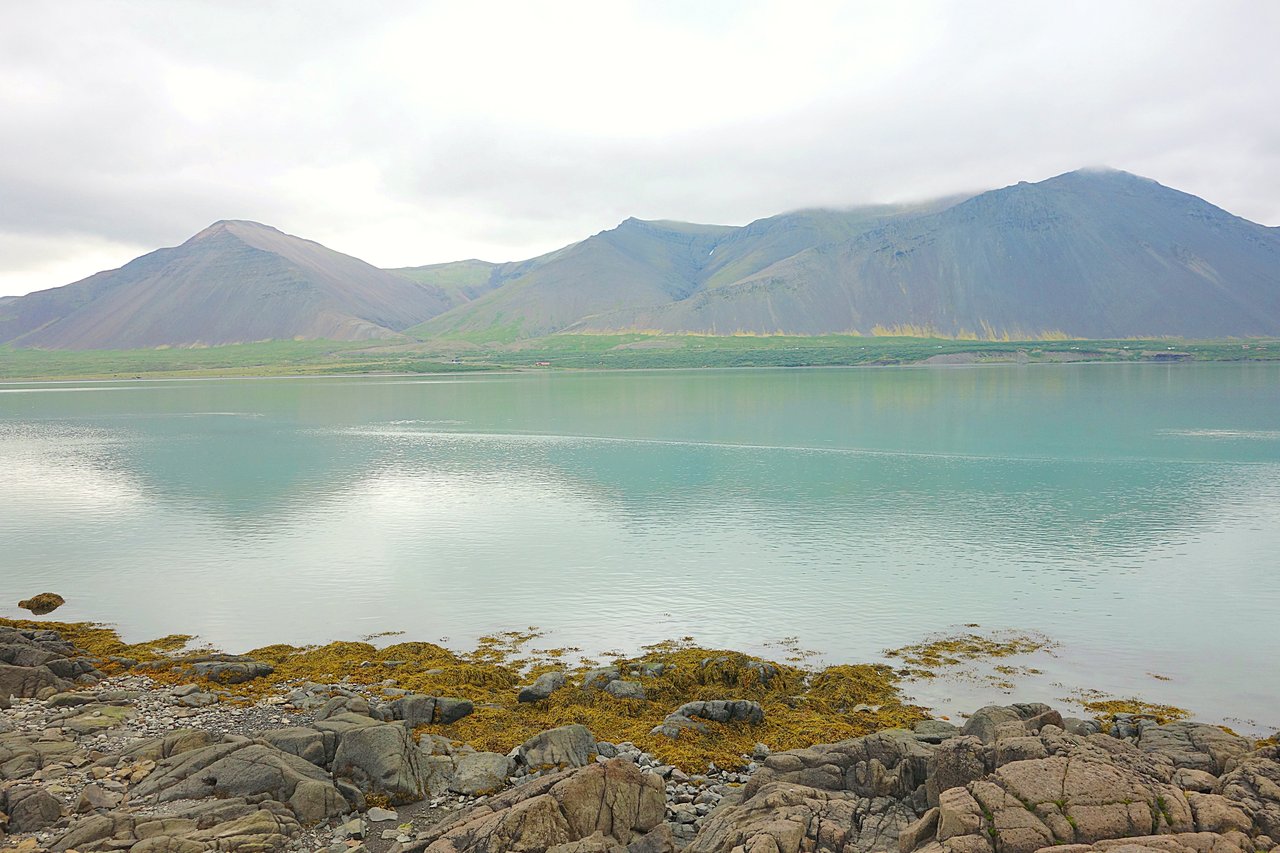 Залив моря на западе Исландии