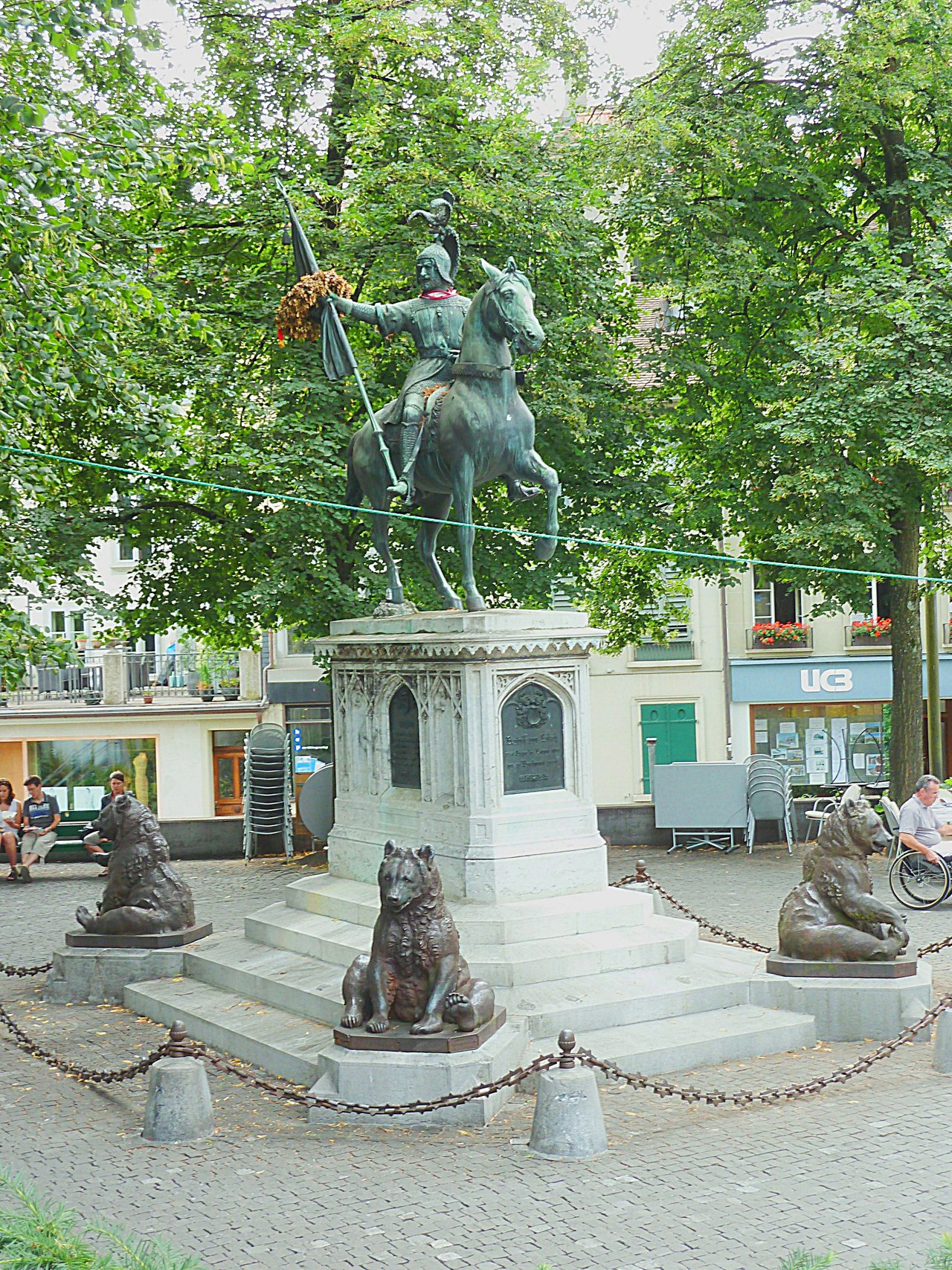 Конная статуя рыцаря в Берне
