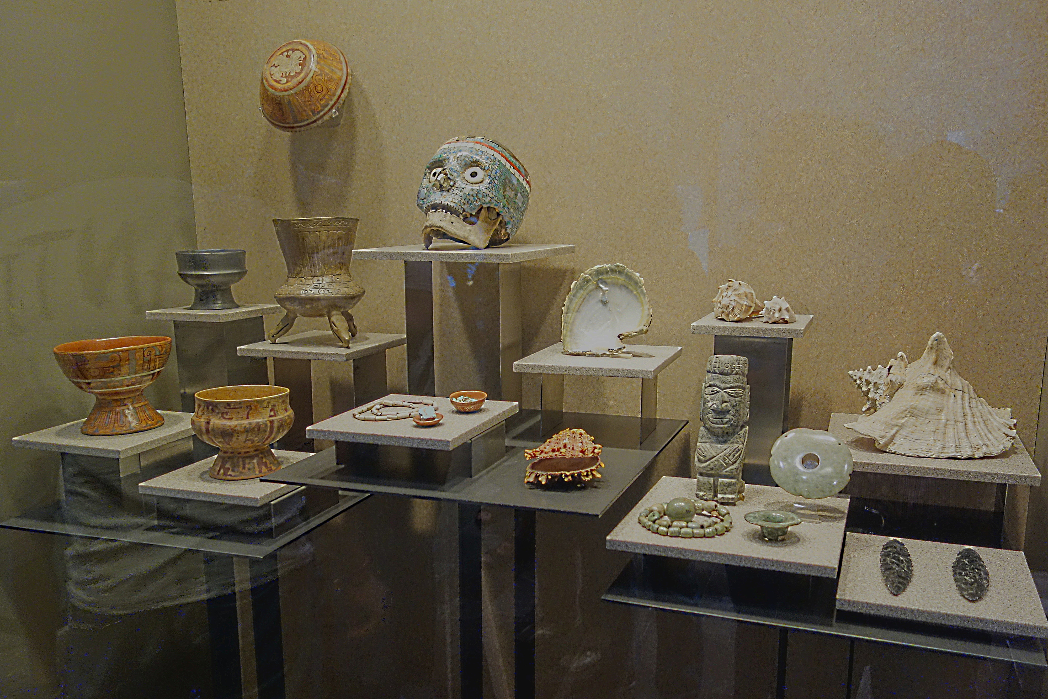 Ацтекские предметы в Музее