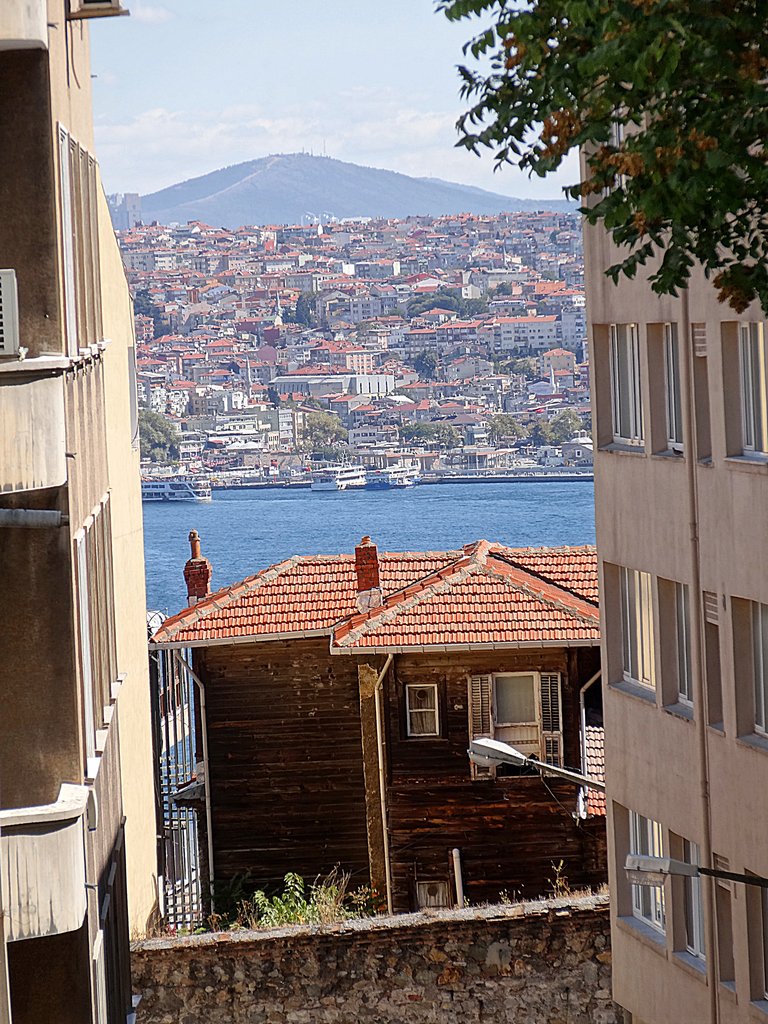 Улица с видом на Босфор