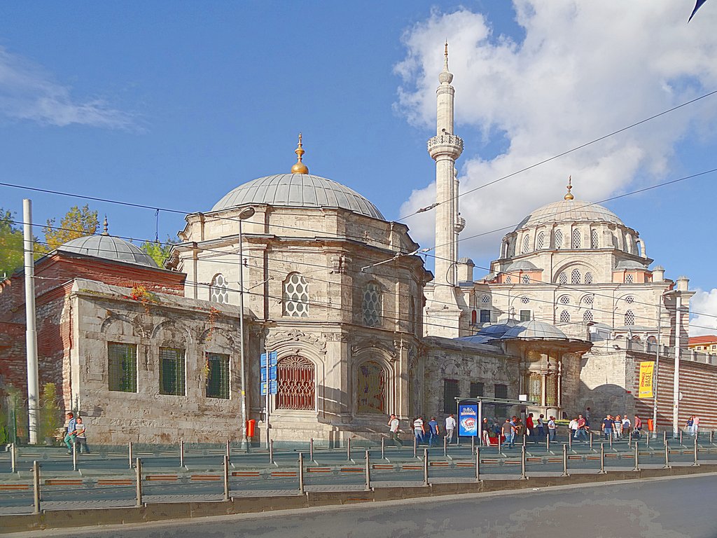 Старая мечеть в центре города