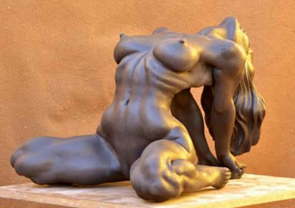 escultura-femenina-en-ceramica-6