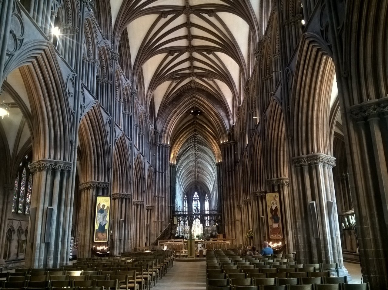 Lichfield Cathedral 1..png