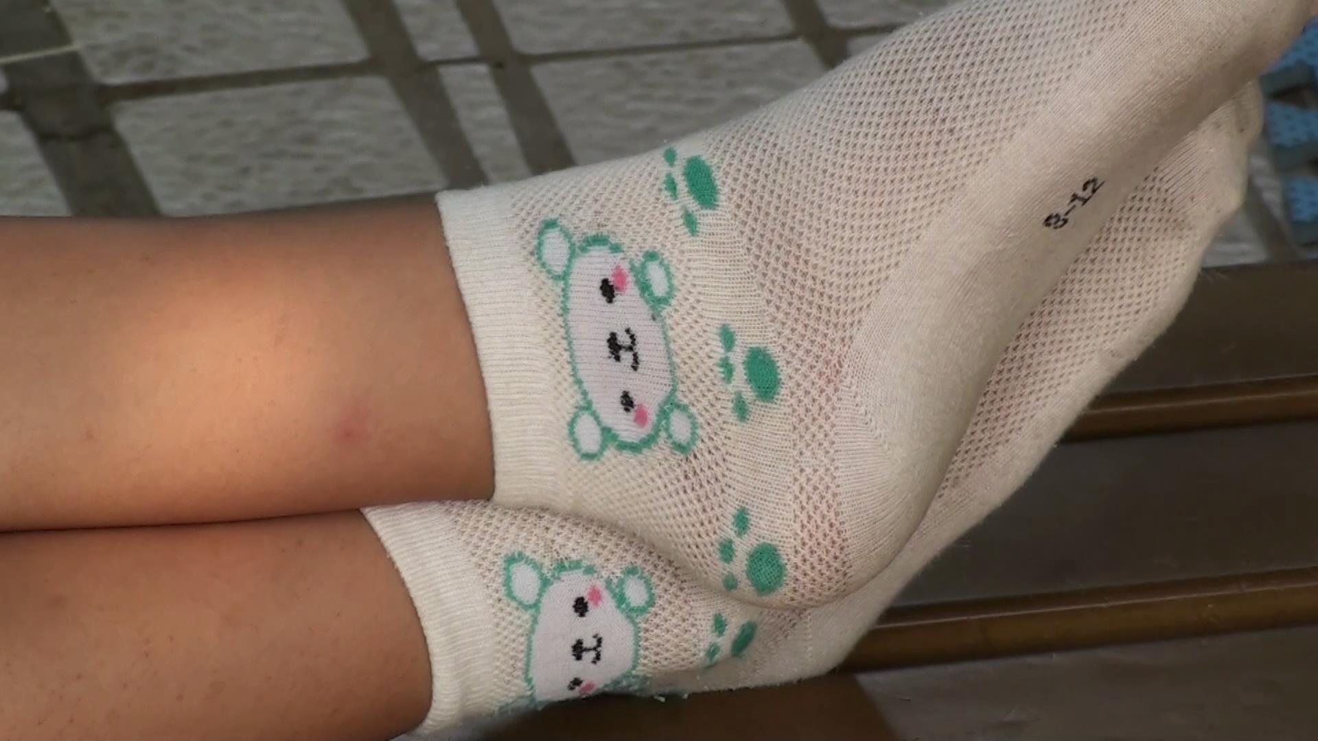little girl socks (4).JPG