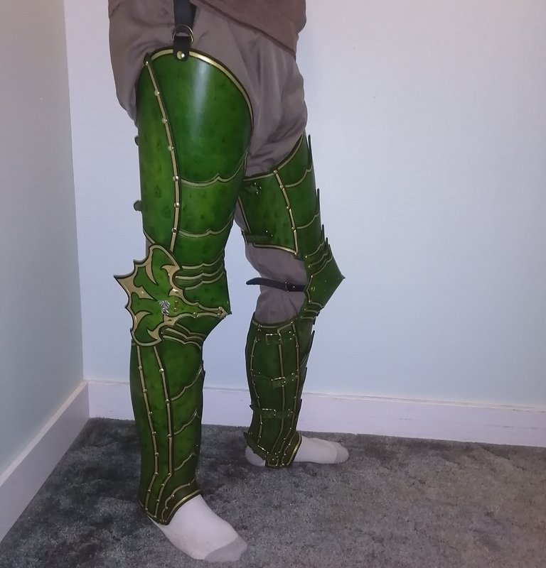 Green Dragon Armor Greaves 3.jpg