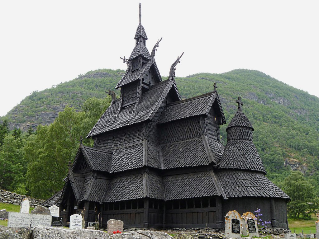 Средневековая церковь Ставкирхе