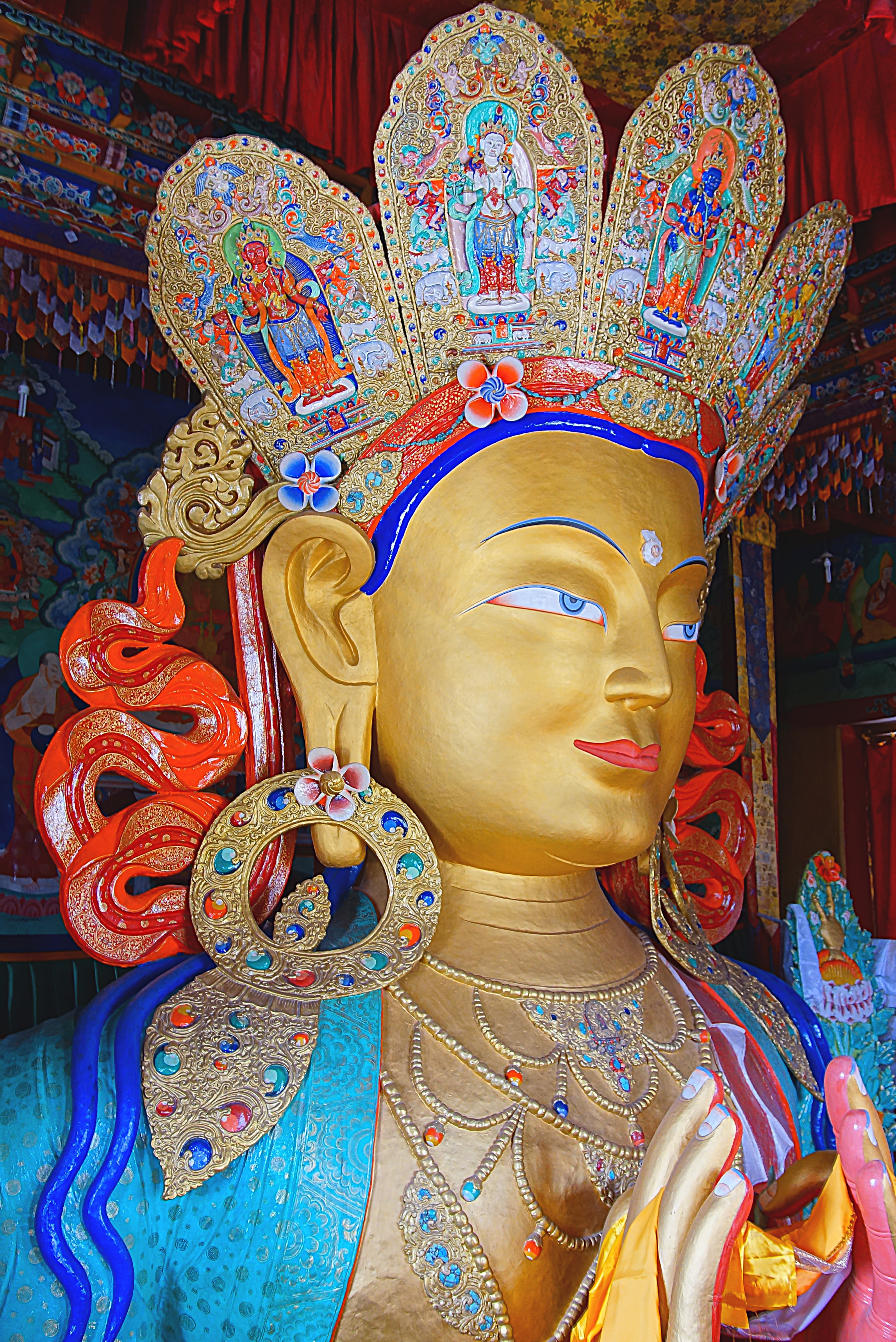 Голова Будды в храме Хемиса