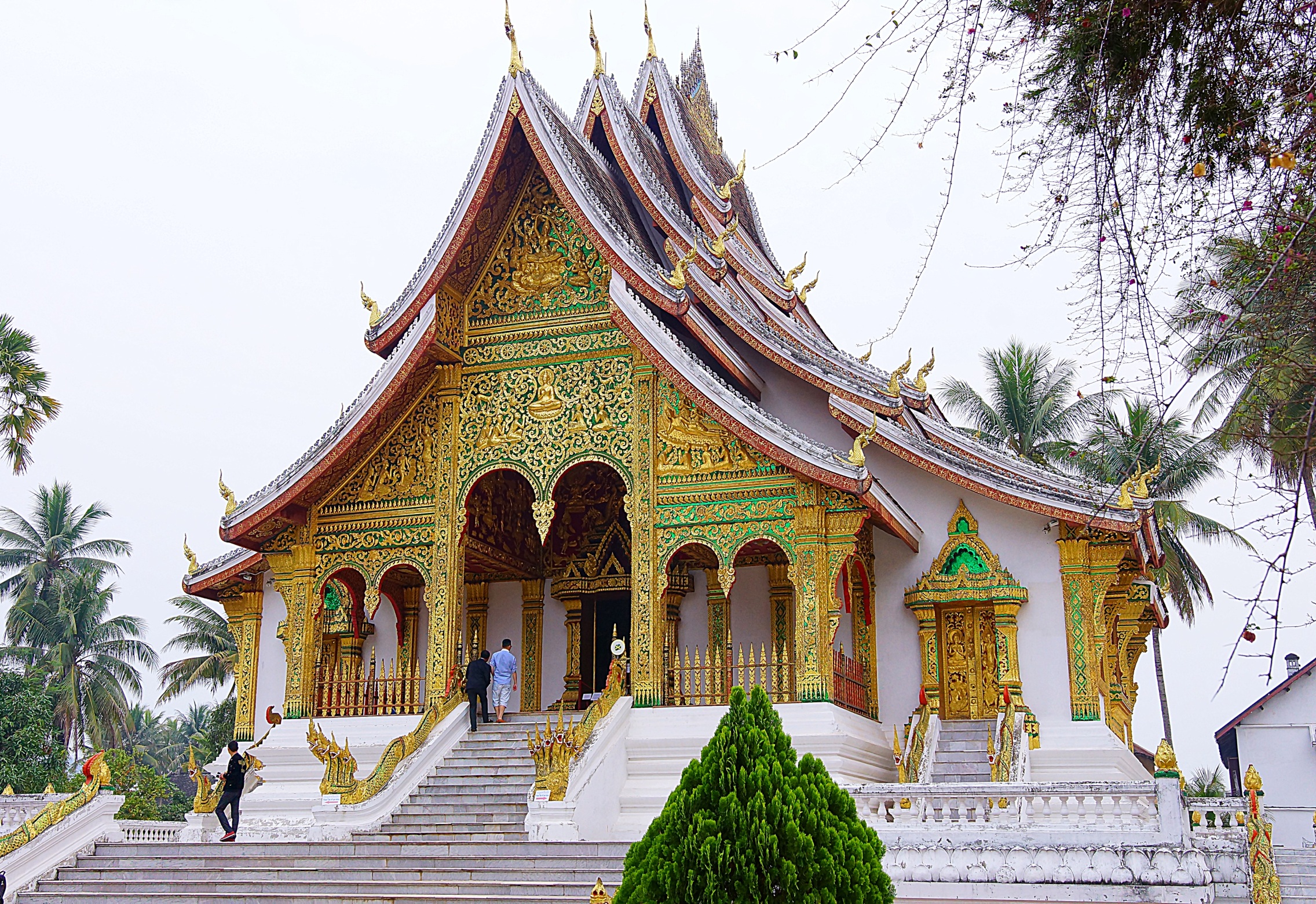 Фасад храма Будда Прабанг