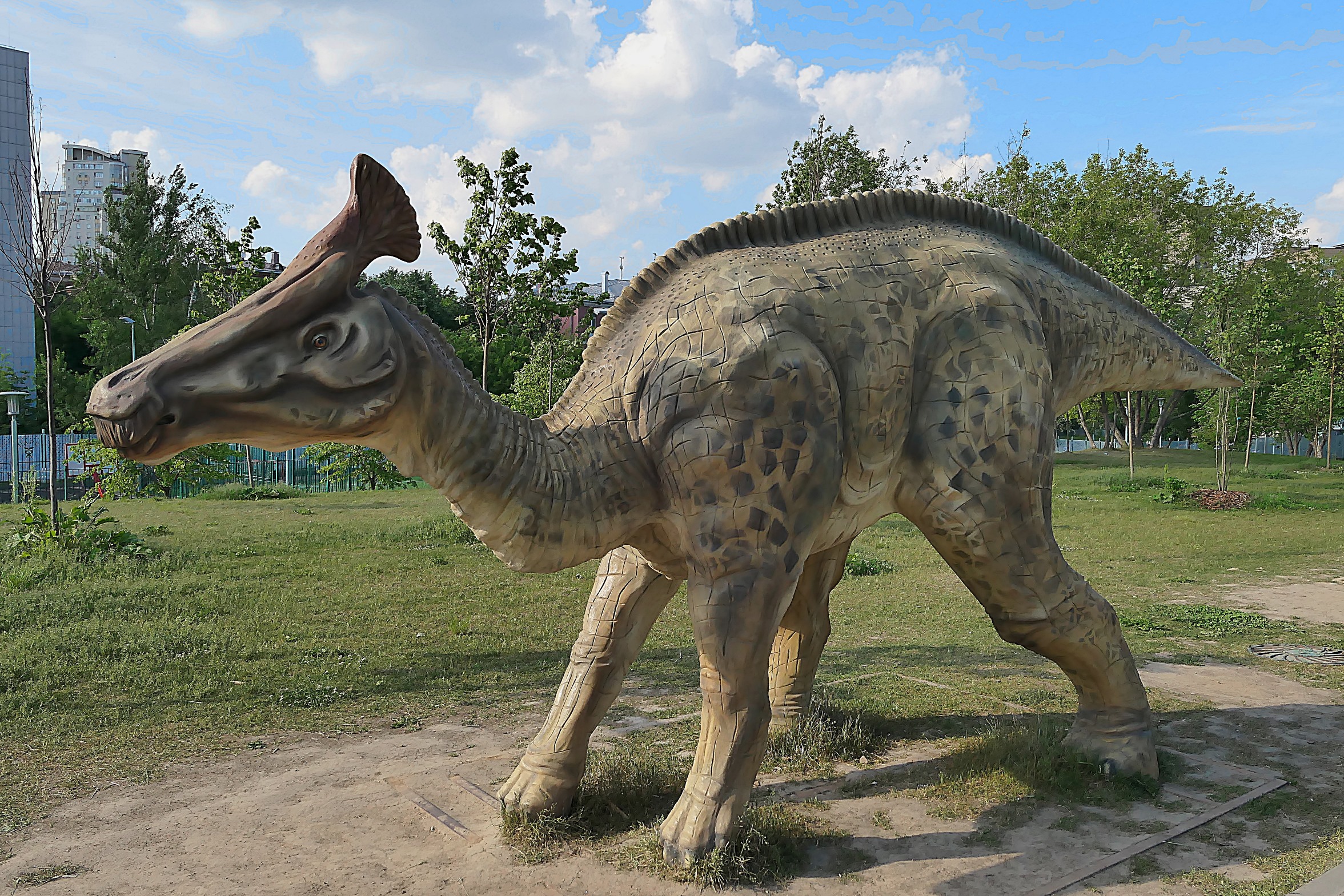 Фигура динозавра в Черёмушках