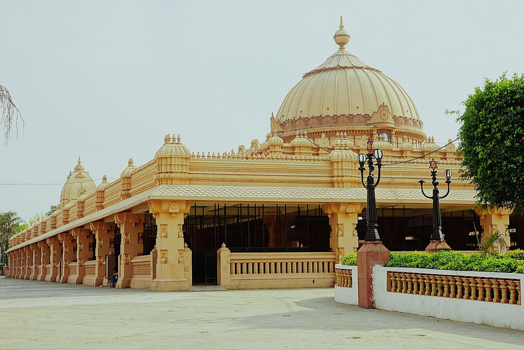 Храм в северо-индийском стиле