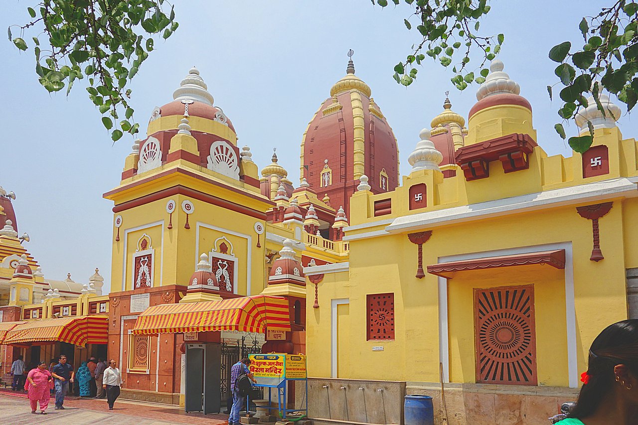 Фасад храма Лакшми-Нарайан