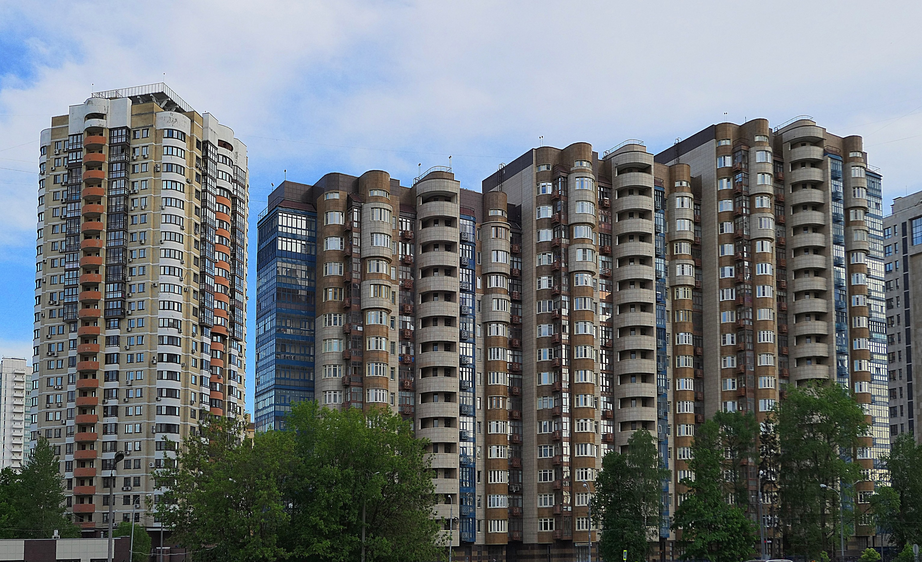 Новые здания возле Ленинского пр