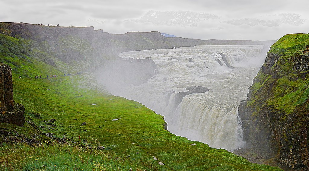 Золотой водопад на юге Исландии