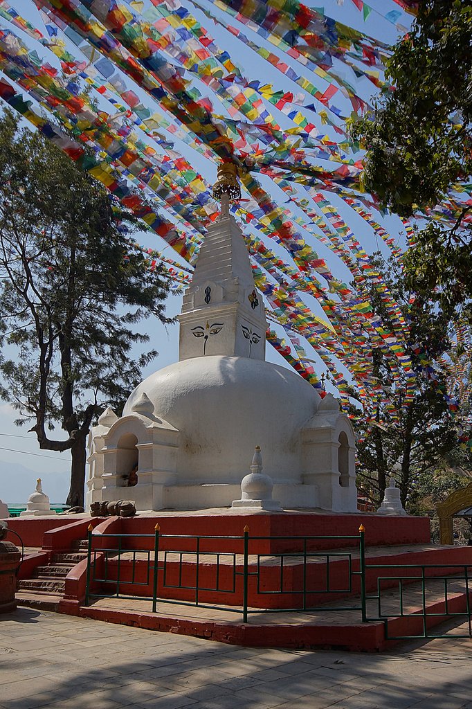 Ступа на холме в Катманду