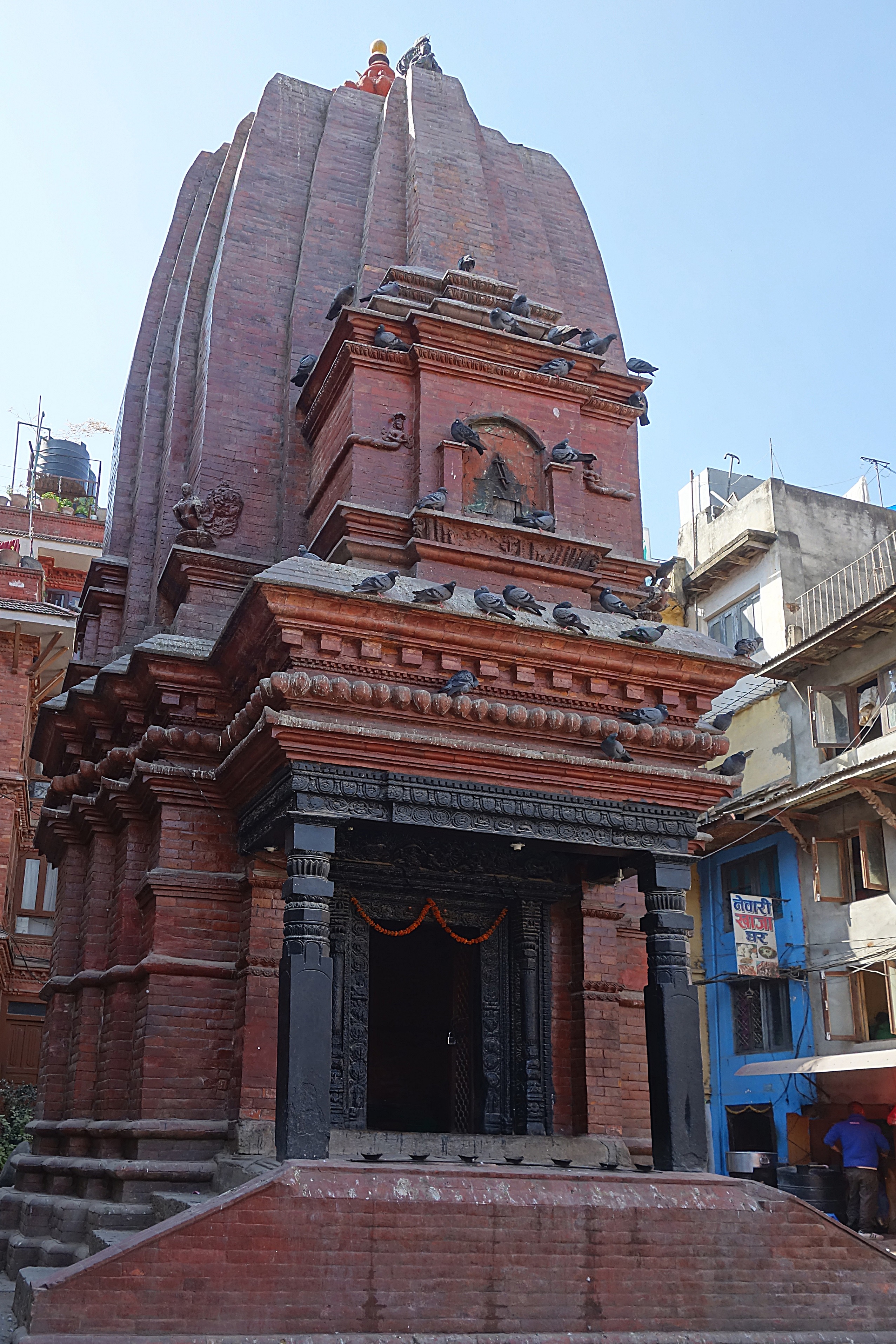 Храм в северо-индуистском стиле