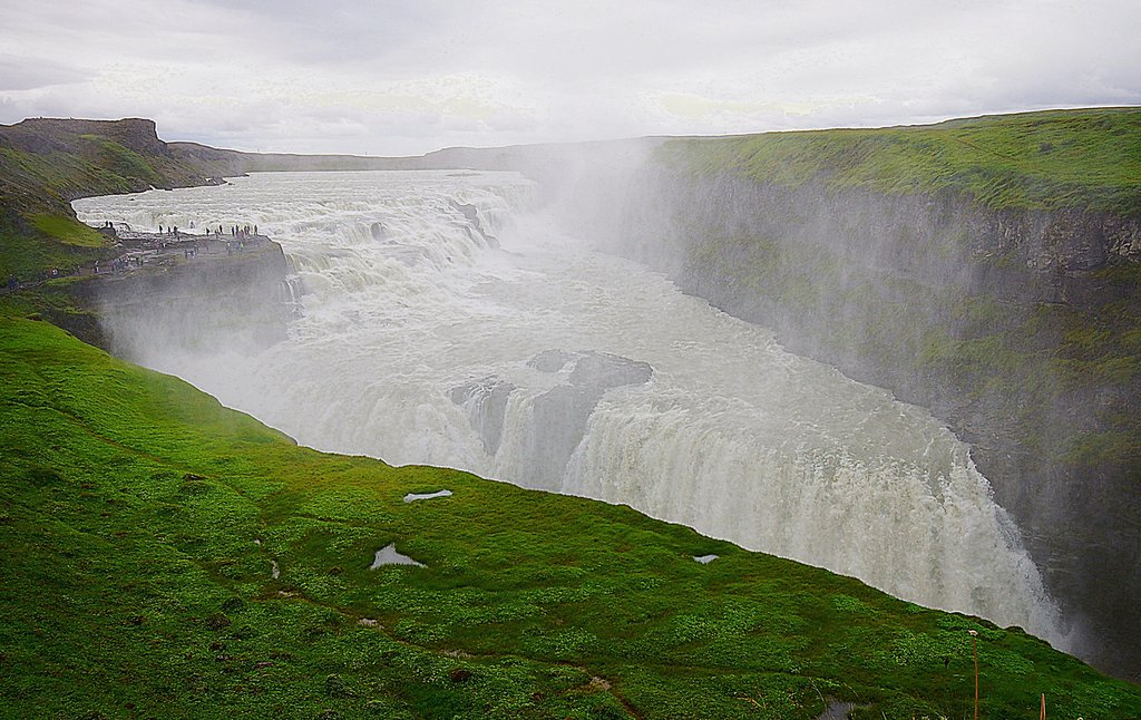 Золотой водопад на юге Исландии