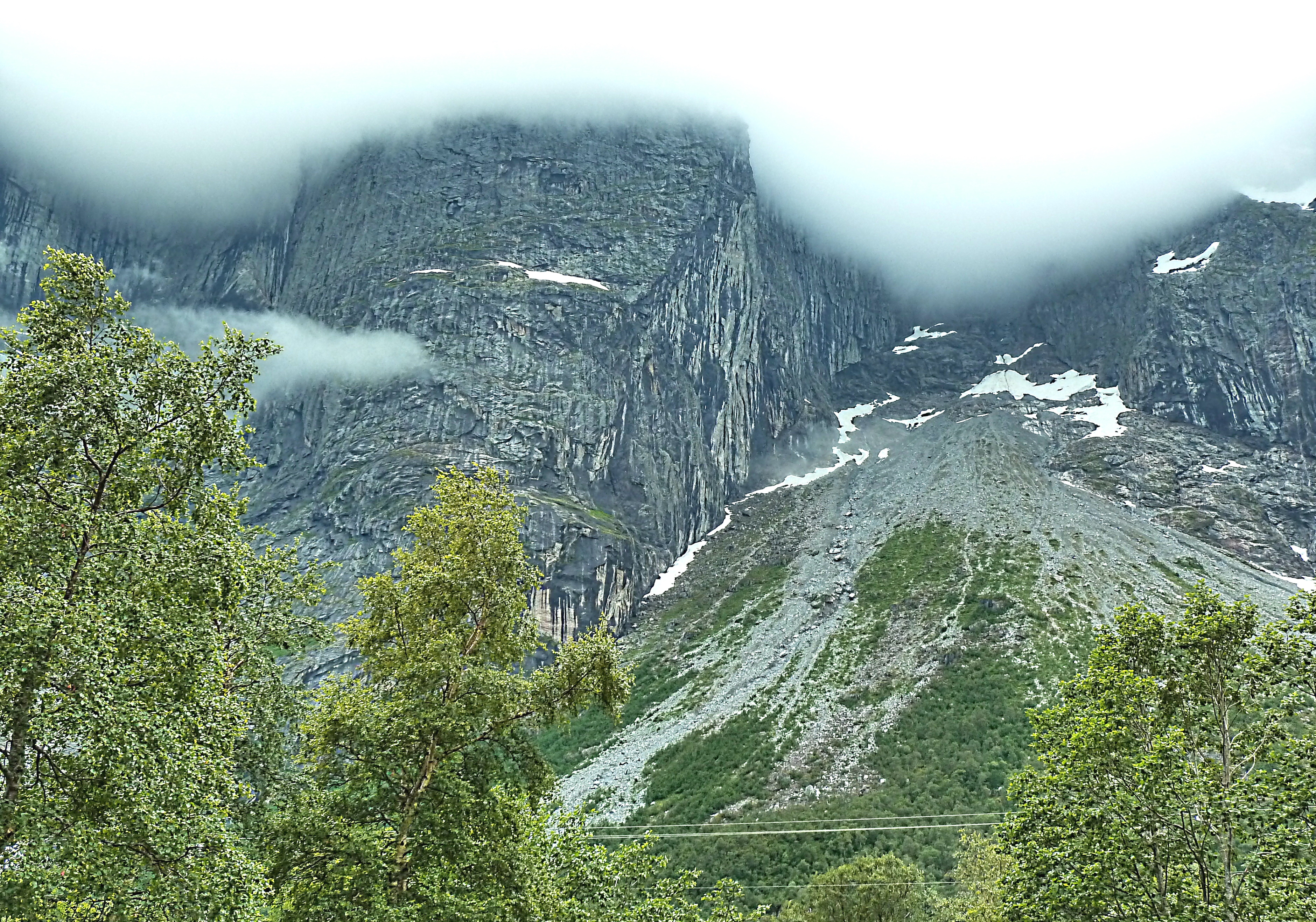 Скала Троллей в Ю. Норвегии
