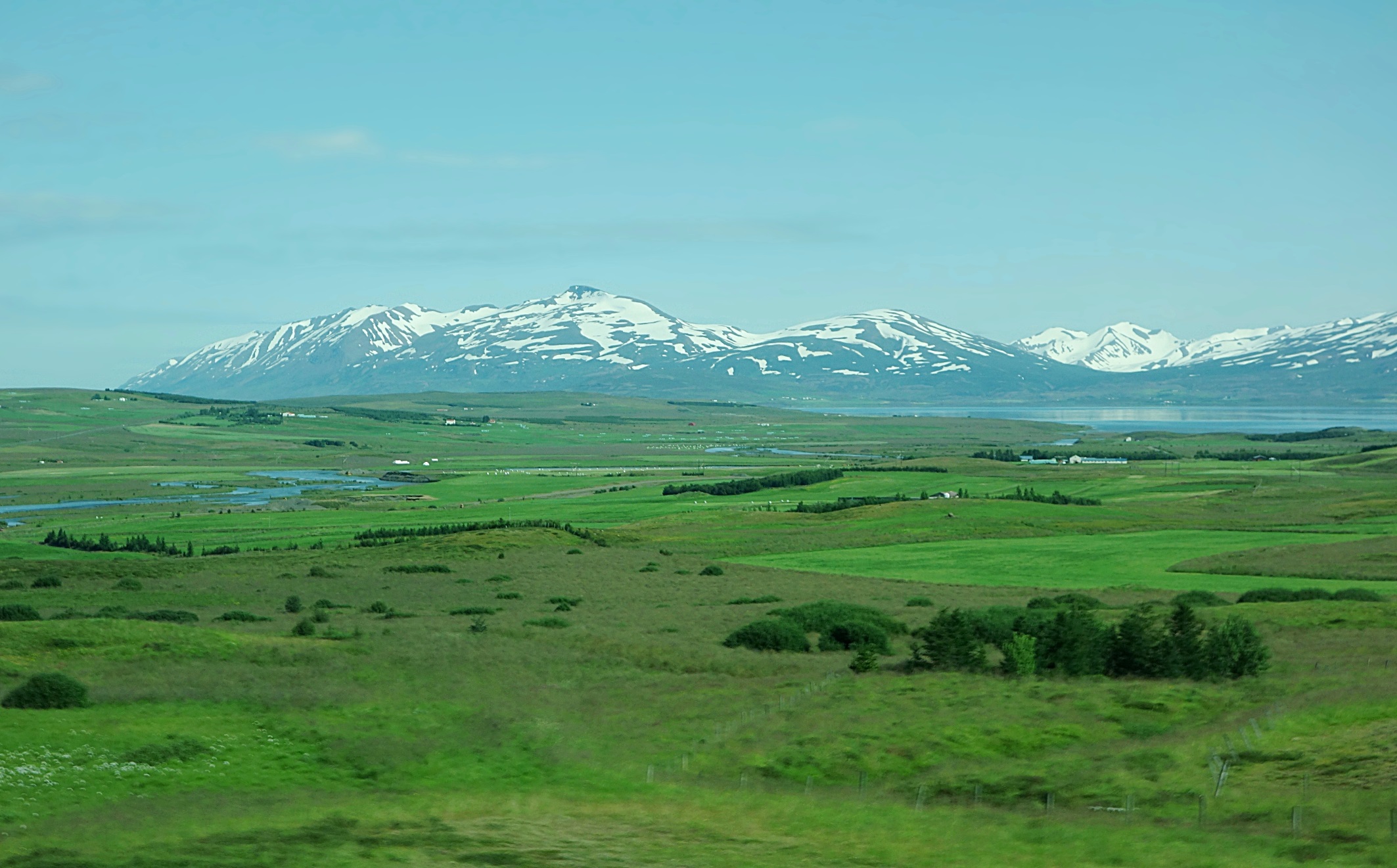 Горный кряж на  севере Исландии