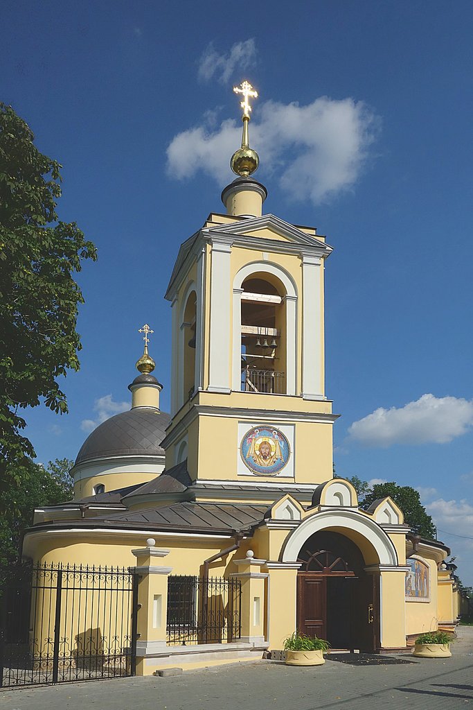 Церковь  Троицы на Воробьёвых горах
