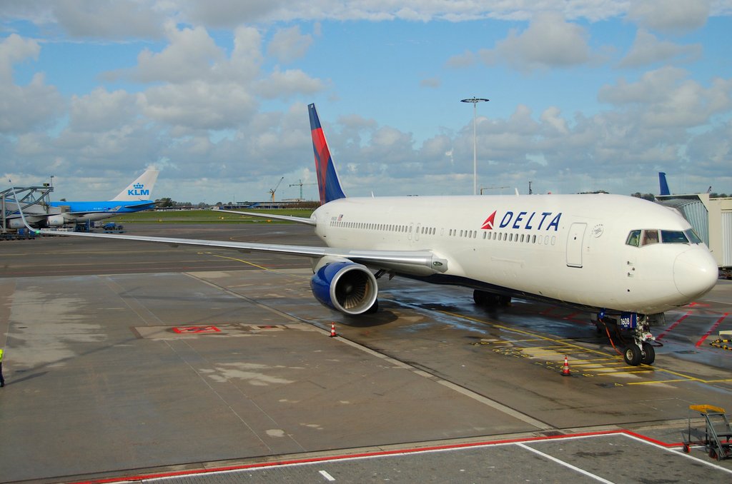Delta_Air_Lines_Boeing_767-300ER
