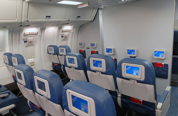 Delta-Boeing-767-economy-class2.